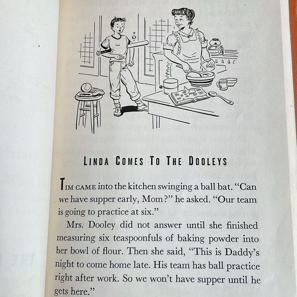 The Dooleys Play Ball by Marion Renick; Illustrated by Dwight Logan 1950 - Picture 7 of 13